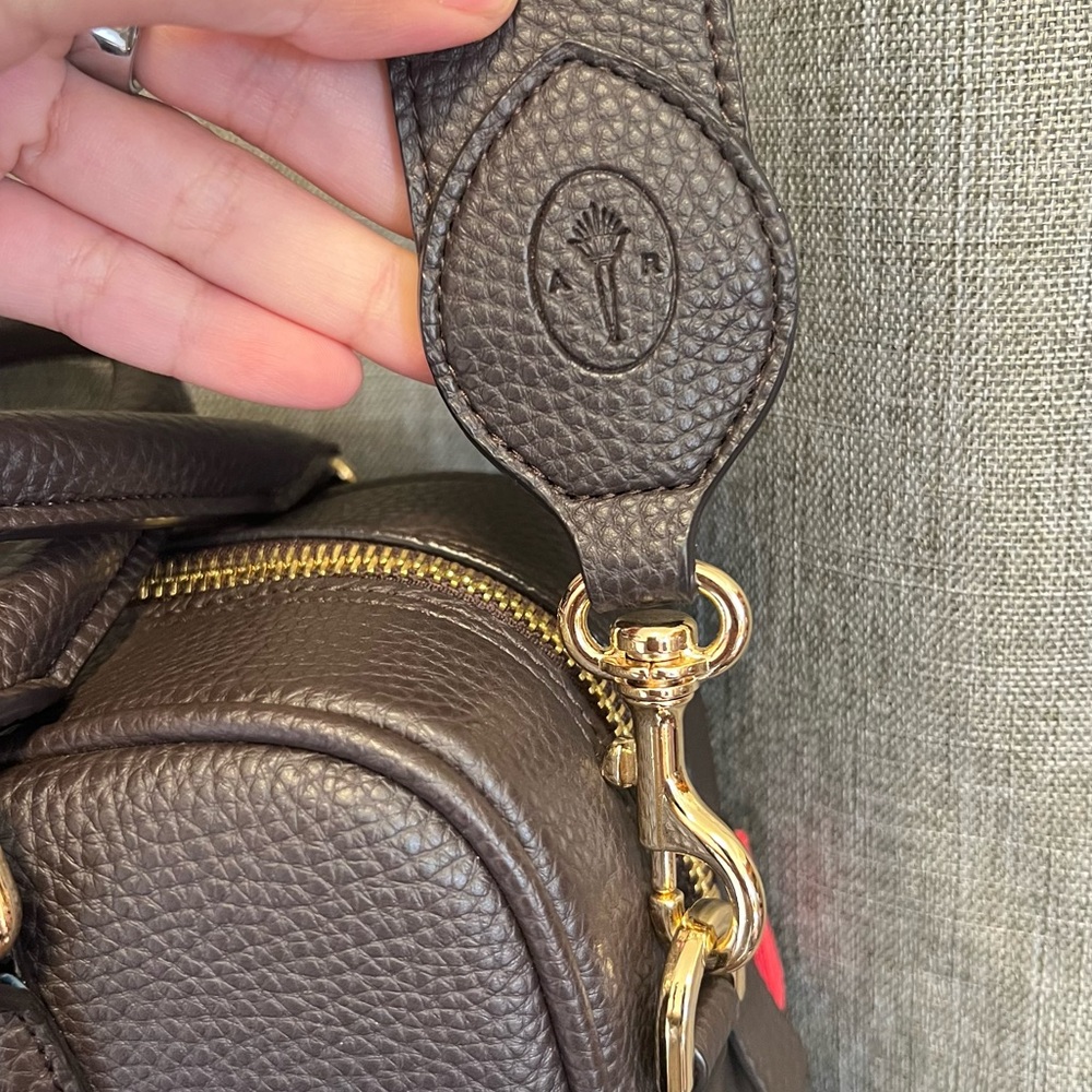 Angela Roi Chocolate Brown Pebbled Leather Crossbody with Gold Hardware - Picture 7 of 9